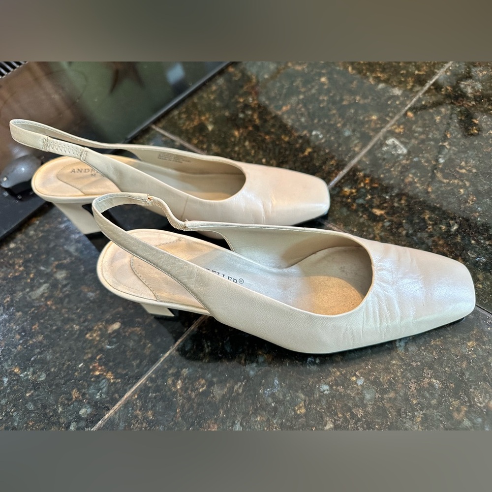 Shoes - Picture 6 of 9